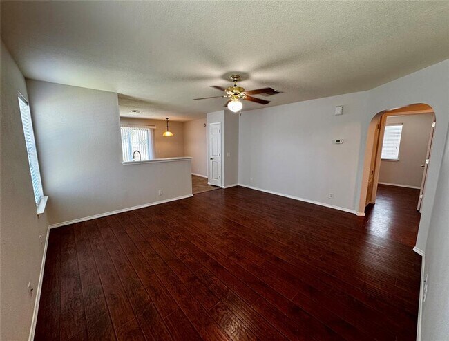 Building Photo - 14420 Cummins Way