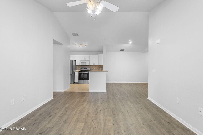 Building Photo - 940 Village Trail