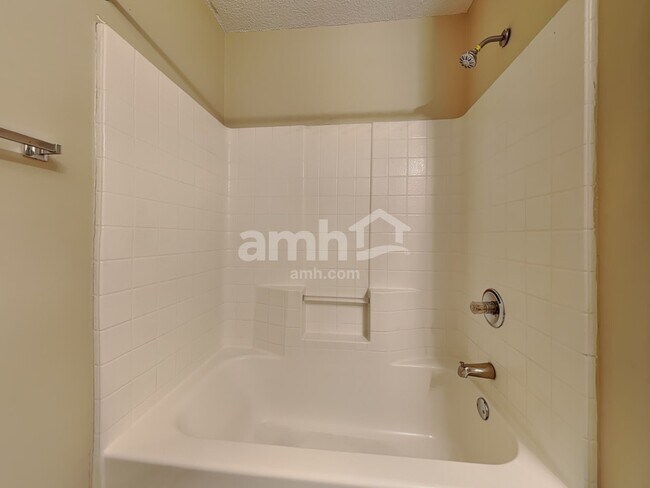 Building Photo - 20 Longleaf Cir