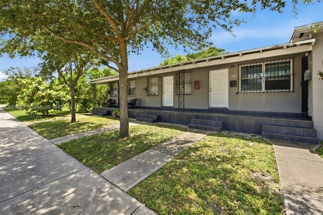 Building Photo - 7410 NW Miami Pl