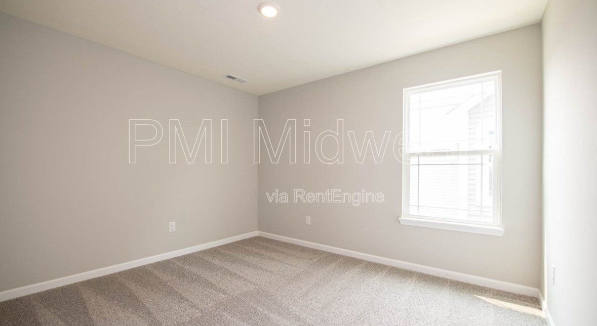 Building Photo - 2557 Lamar Dr