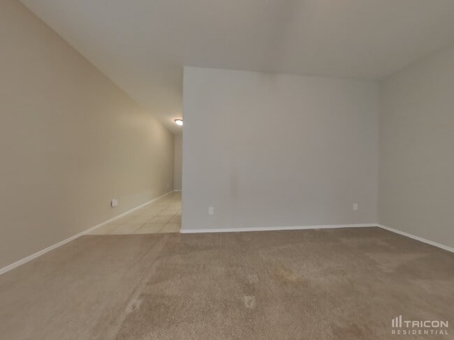 Building Photo - 30960 W Amelia Ave