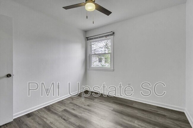 Building Photo - 3706 E North St