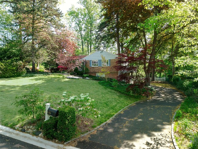 Building Photo - 89 Papermill Rd