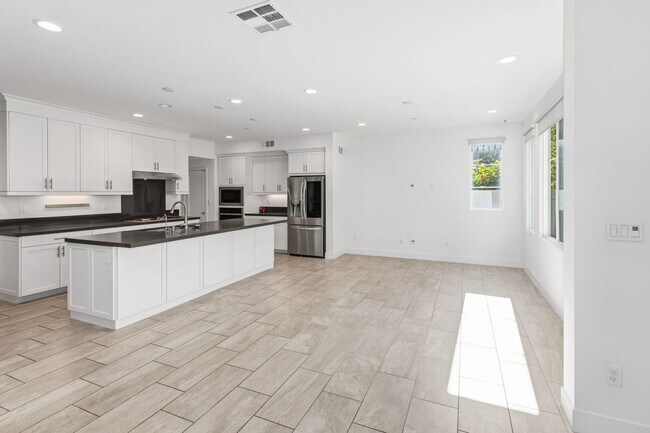 Building Photo - Irvine's Great Park 3 Bedroom + Loft for L...