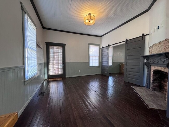 Building Photo - 749 Cooper St SW