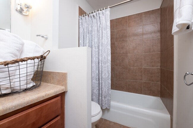 Building Photo - 7403 L St