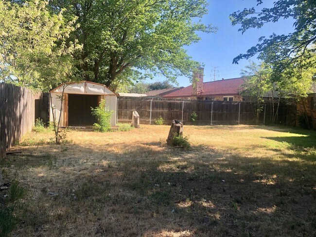 Building Photo - Pre leasing now for 4/1/2026