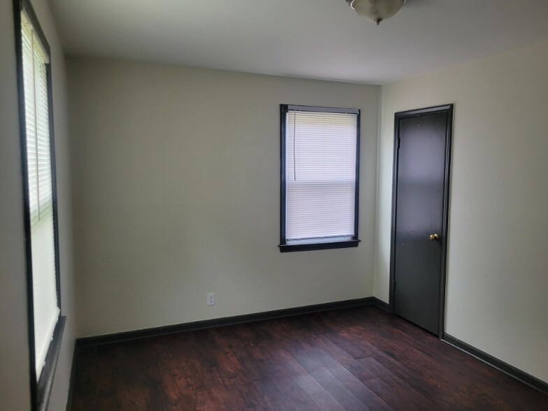 Building Photo - 5278 N 28th St
