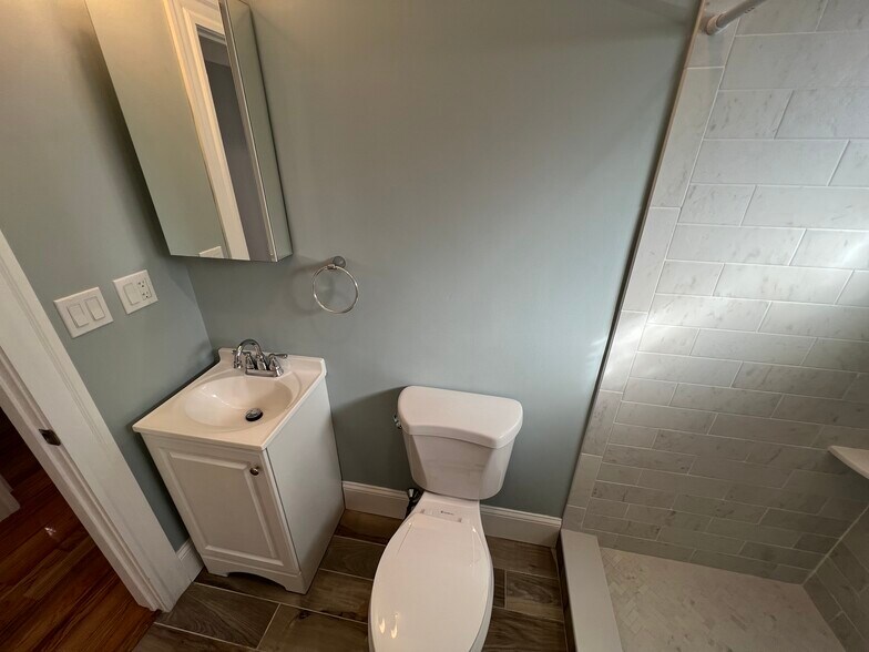 Building Photo - 29 Alpine St