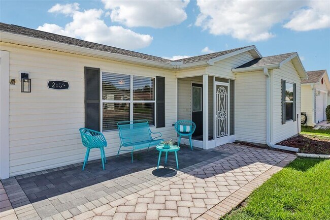 Building Photo - 2609 Privada Dr