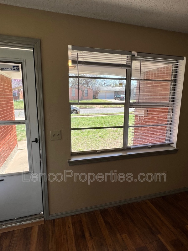 Building Photo - 5221 Brookdale Dr