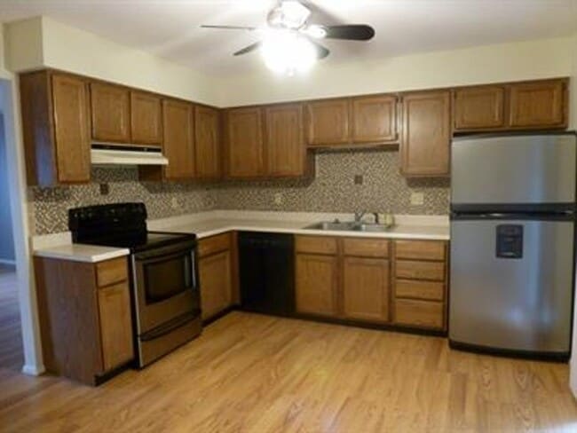 Building Photo - 2127 Ivy Ct