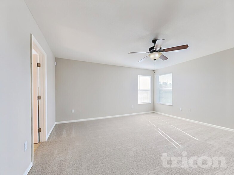 Building Photo - 10763 Carloway Hills Dr