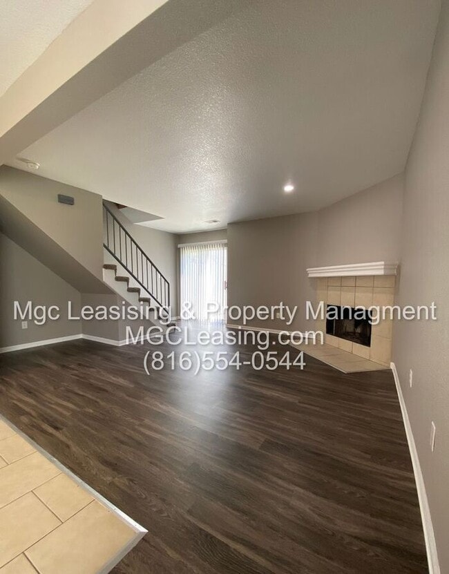 Building Photo - Superior Location in the heart of Blue Springs!