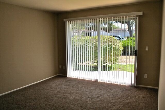 Building Photo - COMING SOON - 3 bed, 2 bath Townhouse with attached 2 car garage ready to move in!!