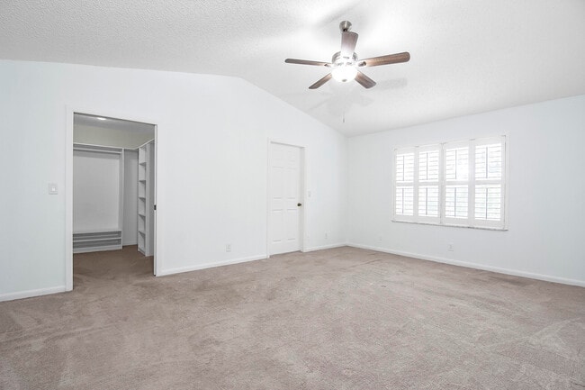 Building Photo - 1011 Siena Oaks Cir E