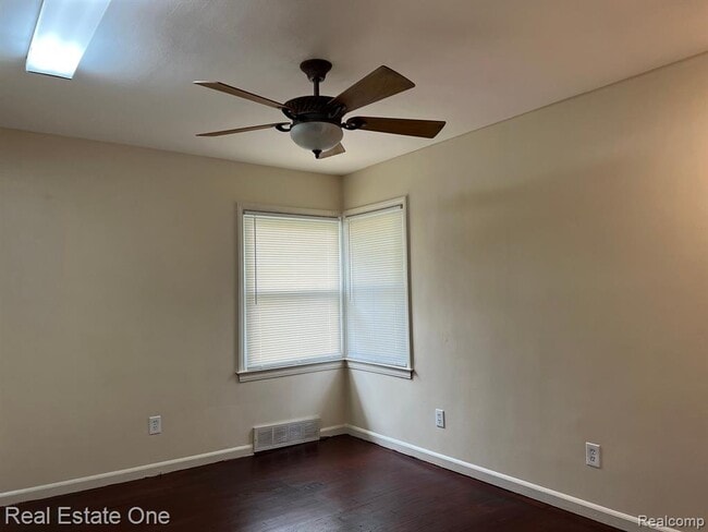 Building Photo - 13630 Balfour Ave