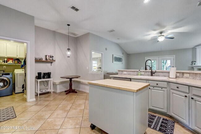 Building Photo - 12004 W Liberty Lake Dr