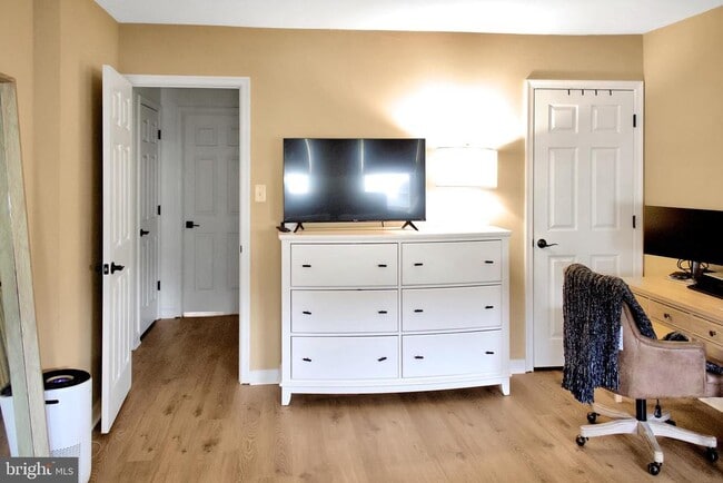 Building Photo - 159 Columbia Ave