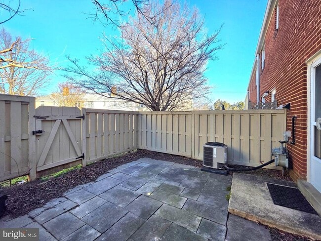 Building Photo - 2510 N Dearing St