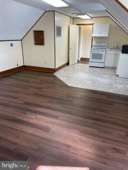 Building Photo - 519 Winchester Ave