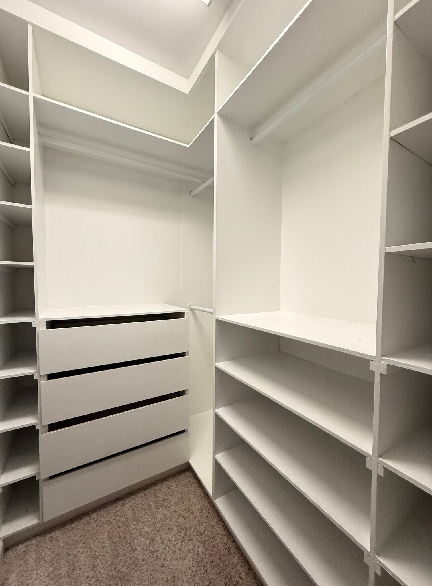 Building Photo - 6000 Fryars Gate Ct