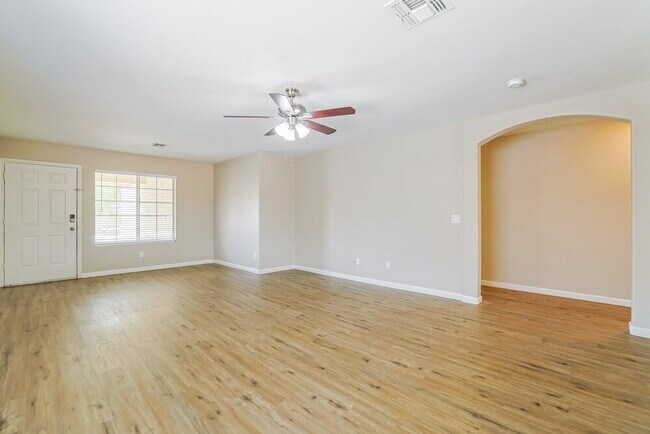 Building Photo - 10528 E Calypso Ave