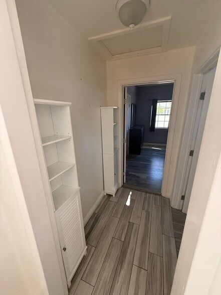 Building Photo - 396 N Mentor Ave