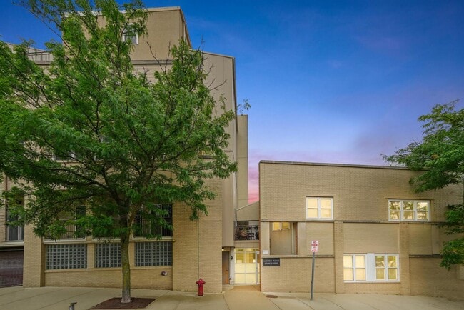 Building Photo - 1834 Ridge Ave