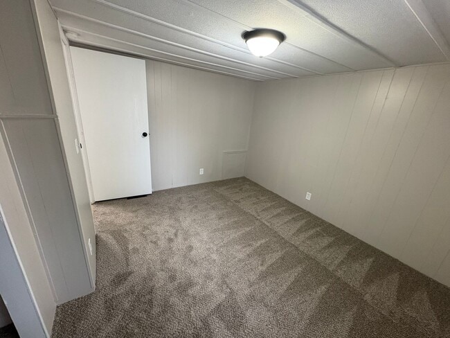 Building Photo - Beautifully Remodeled 3 Bed / 2 Bath Home with Modern Upgrades!