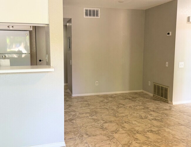 Building Photo - 291 E Mel Ave