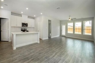 Building Photo - 820 Portina Dr