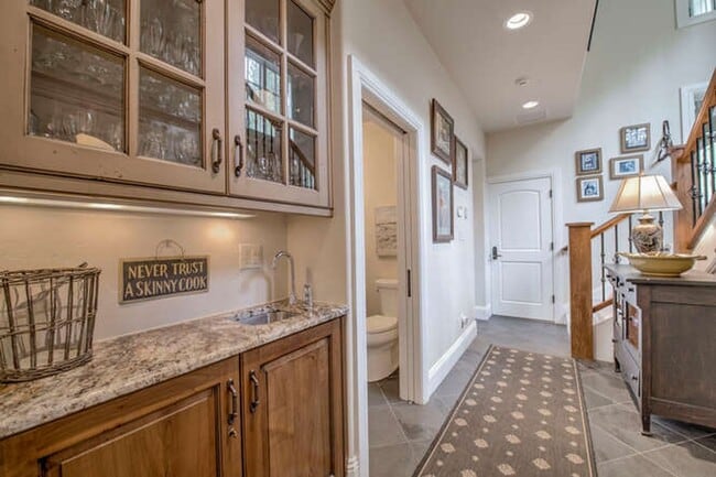 Building Photo - Winter Rental