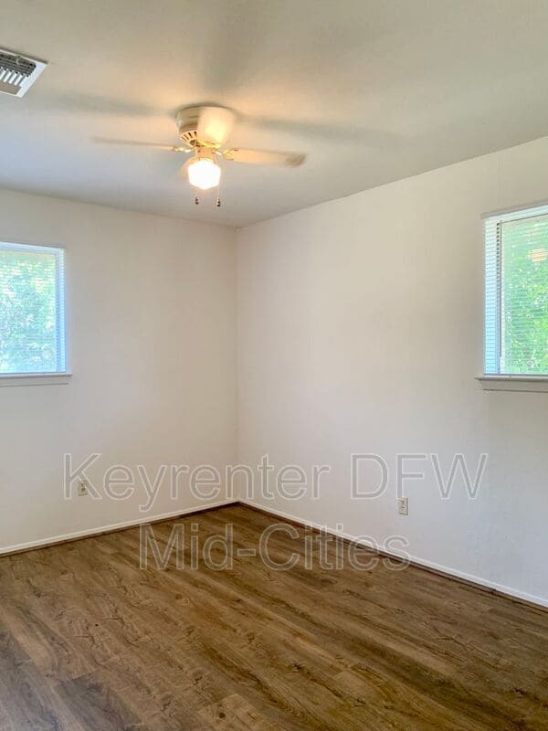 Building Photo - 3410 Cheyenne St