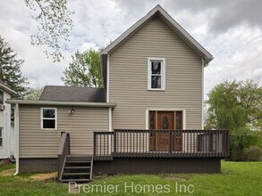 Building Photo - 3 Bed Home with Hardwood Floors & Rear Deck – $1,495/mo