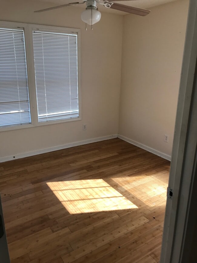 Building Photo - 716 Union St