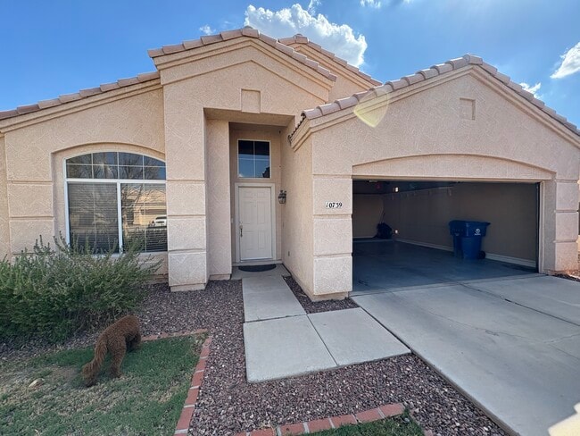 Building Photo - 10739 W Bermuda Dr