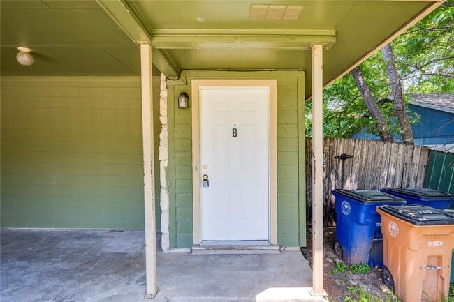 Building Photo - 5208 Bogey Ct
