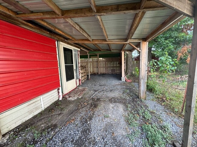 Building Photo - 116 E Jackson Ave