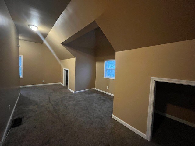 Building Photo - 411 Studebaker St