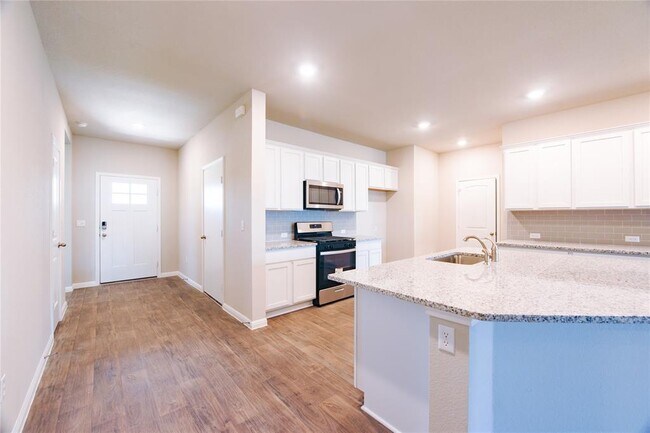 Building Photo - 106 Deep Eddy Cv