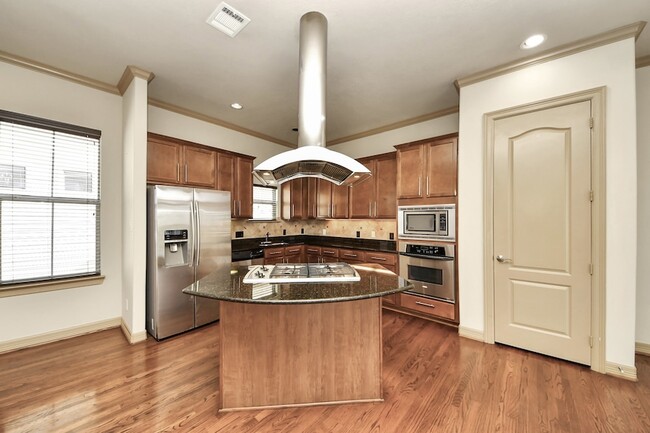 Building Photo - 5711 Kiam St