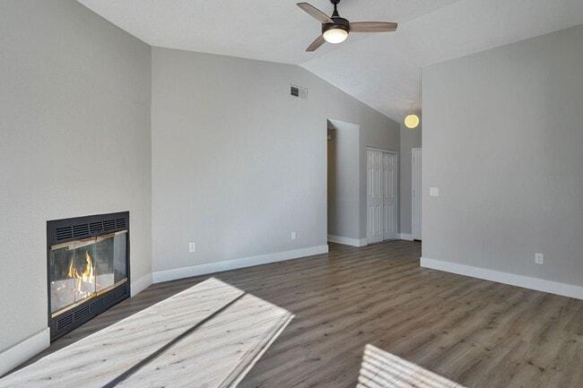 Building Photo - 7936 Sunrise Greens Dr