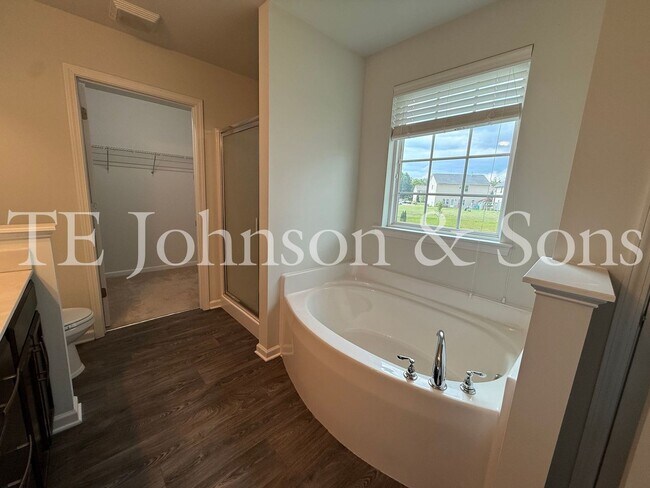 Building Photo - 2925 Grassy Knoll Cir