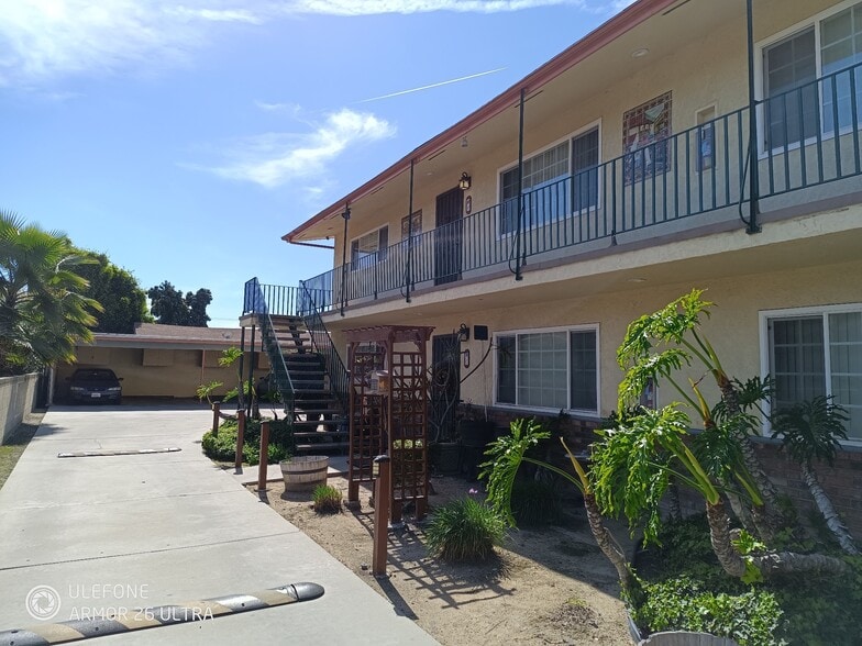 Building Photo - 4256 Walnut St