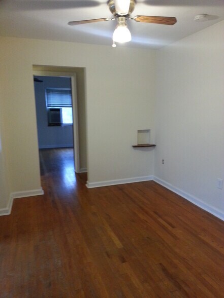 Building Photo - 804 Ellison Ave