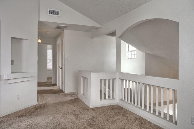 Building Photo - 401 Santorini Ct