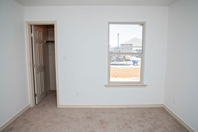 Building Photo - Lease This Stunning New Construction | Irr...