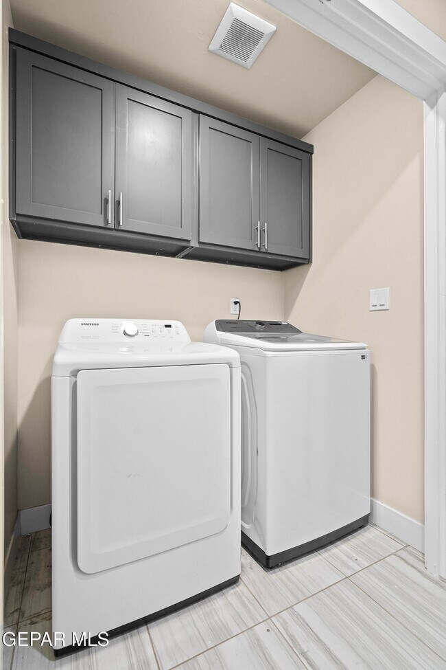 Building Photo - 14724 Mountain Breeze Ave